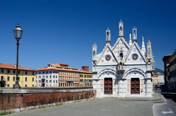 CHIESA di SANTA MARIA della SPINA - LE TANTE BELLEZZE di PISA.....