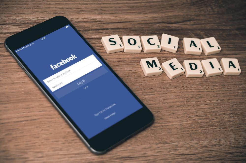 pagina facebook beb da debora pisa