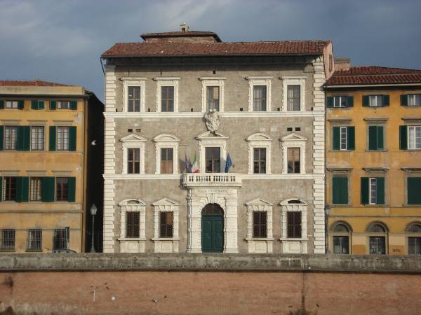 PALAZZO ALLA GIORNATA - LE TANTE BELLEZZE di PISA.....