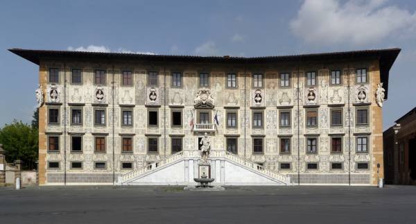 PALAZZO CAROVANA - LE TANTE BELLEZZE di PISA.....